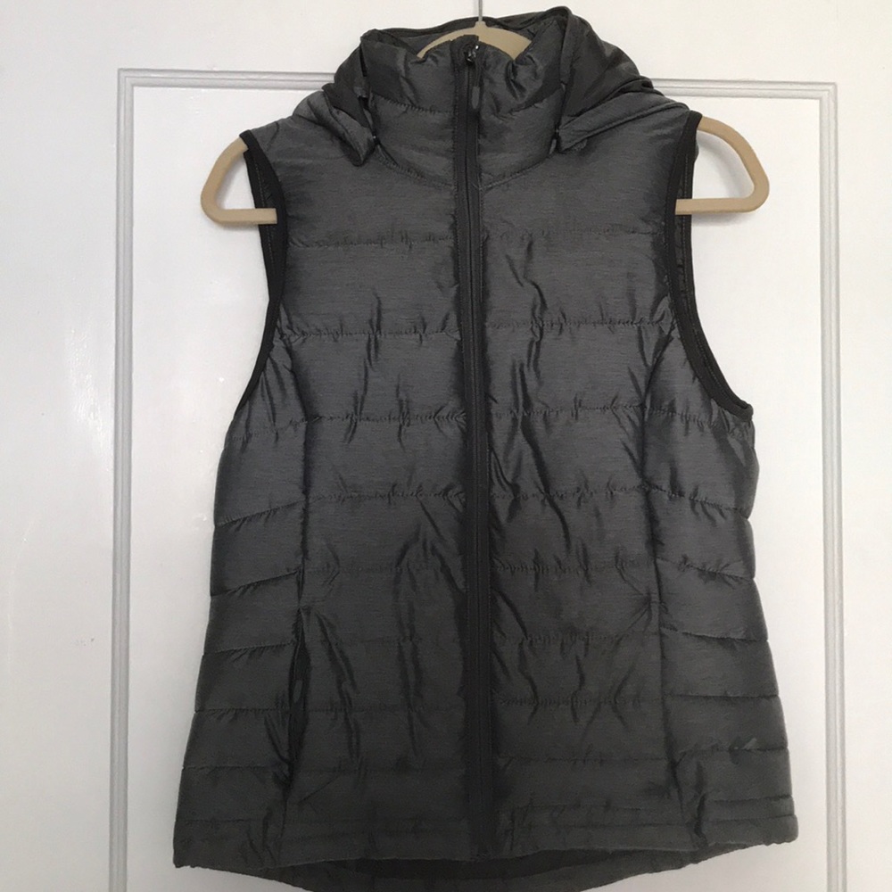 Silver puffer vest with detachable hood